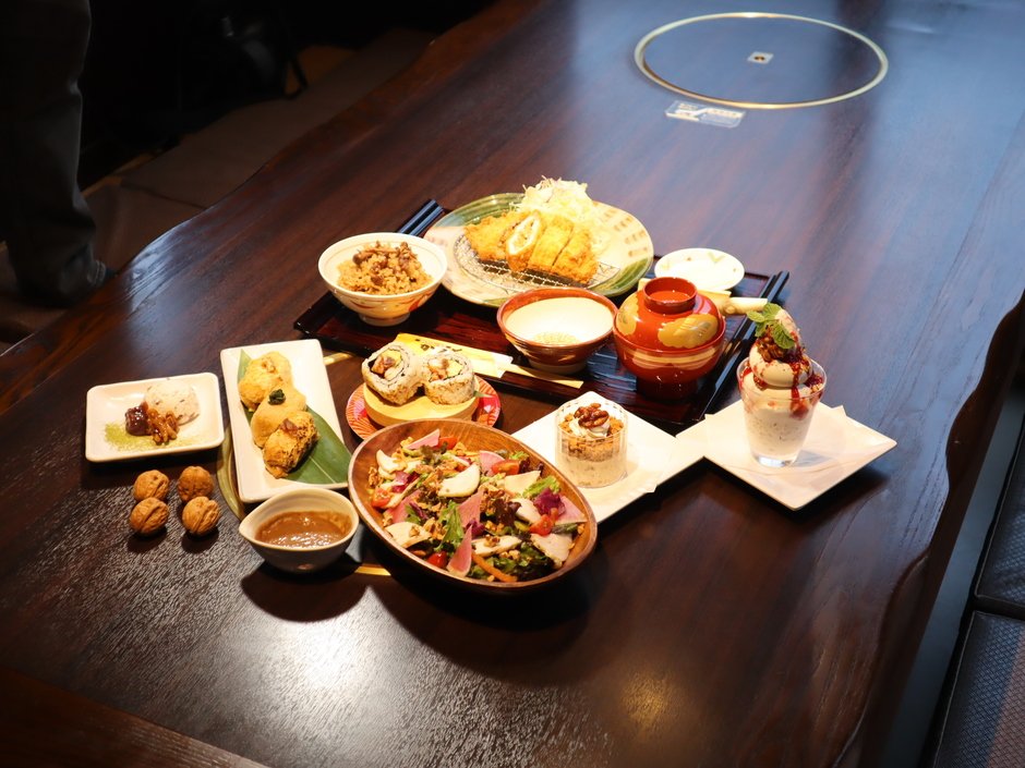 【取材レポート】クルミ料理に舌鼓　三ッ星レストランシステムが「スーパーフードくるみフェア」を開催