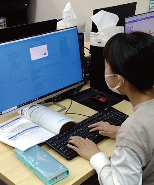 女の子にも人気のプログラミング教室