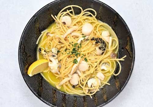 北海道産のツブとホタテを使用の 人気ナンバーワンメニュー！