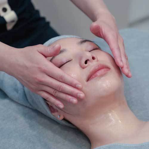 世界中のプロに支持されるカウンセリング 化粧品「CHRISTINA」を使用 パーソナルフェイシャル（90分）通常25,000円▶▶9,800円に！