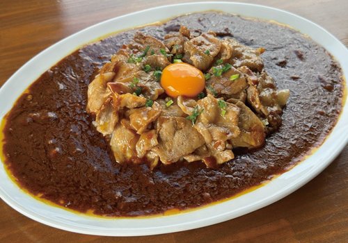 がっつり食べたい日にぴったり！こだわりルーカレーとシチューのお店