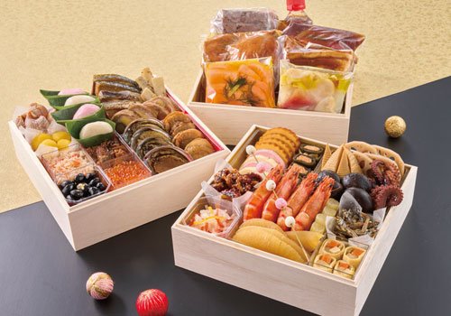 新春の豪華おもてなし 梅の花のおせち料理