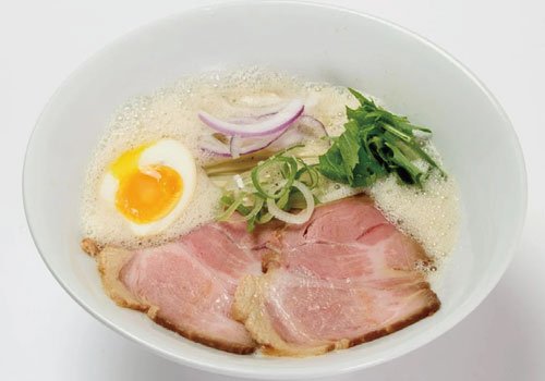 鶏も卵もすべて自家育成 命を味わう奇跡の一杯