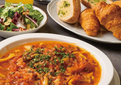 選べるパスタとパン食べ放題で心満たされるゆったりランチ♪