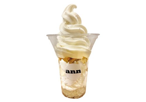 コク深いのに後味すっきり！夏を彩る真っ白なパフェ