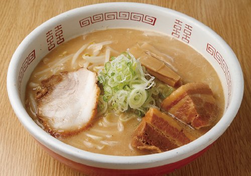 トロトロ角煮がたまらない、老舗の一杯