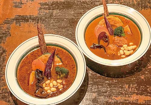 彩りか、芳醇か。ふたつの選べるスープカレー