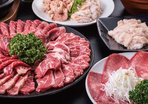 炭火の香りが食欲そそる 本格炭火焼肉をリーズナブルに！