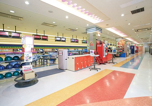 家族で行けばすごいお得!!今日はみんなでボウリングに行こう!