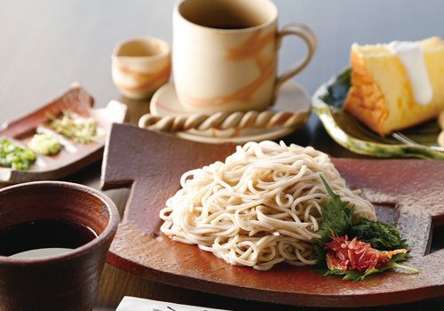鎌倉わらびもちで有名な和風カフェ