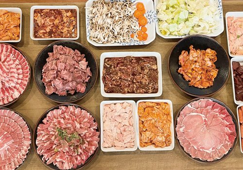 昼は時間無制限、夜は100分！時間たっぷりの焼き肉バイキング