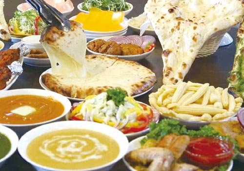 カレールーもナンもデザートも全部食べ放題！