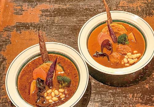 彩りか、芳醇か。ふたつの選べるスープカレー