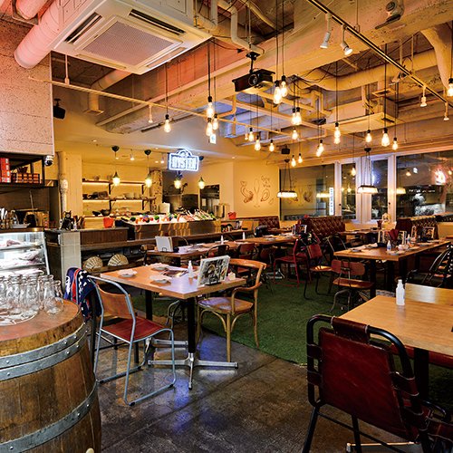 Oyster&Steak House es（オイスターアンドステーキ ハウス エス）