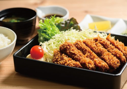 3/18～登場！ラム肉を使ったメンチカツランチ限定11：30～16：00まで
