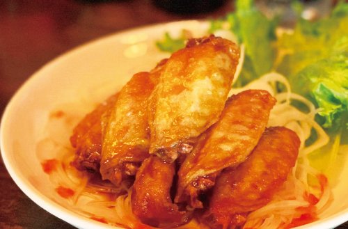 この暑い季節にぴったり！ ピリ辛料理とビールで乾杯！