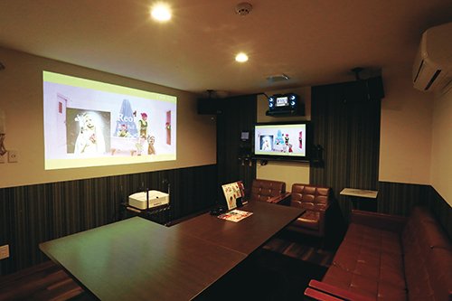 白を基調とした清潔感溢れる店内、お酒を飲む方、車で来ても安心！割引制度あり！