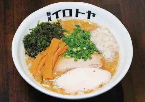 今年の冬は背脂！数量限定 イロトヤの背脂ラーメン醤油味