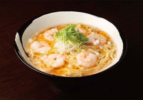 秘伝の調理法で海老を凝縮！ 期間限定の海老あんかけ麺