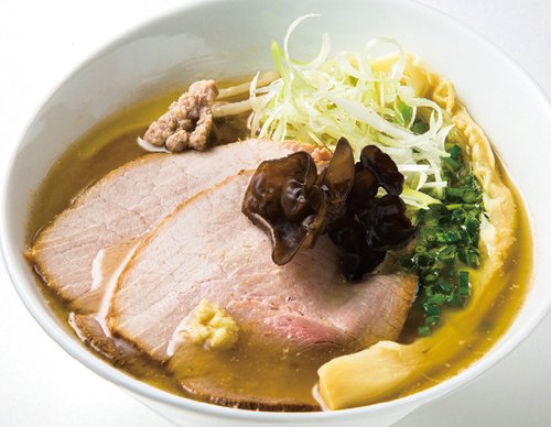 上品な鶏清湯スープに 特製タレ・特注麺が絡む一杯