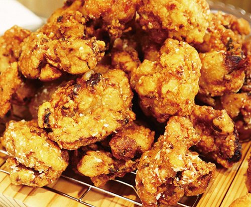 テイクアウト専門！ 揚げ物、サラダなども充実