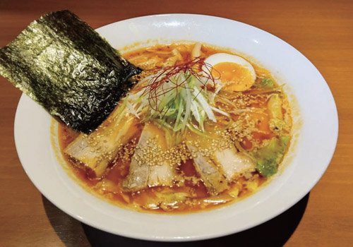 羅妃焚自慢の味噌と自家製ピリ辛ラー油で、うま味を引き出した渾身の一杯！