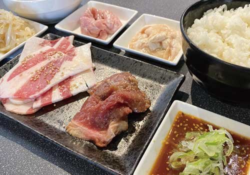 自慢の焼肉ランチのほか、手軽なメニューも多数取り揃え！