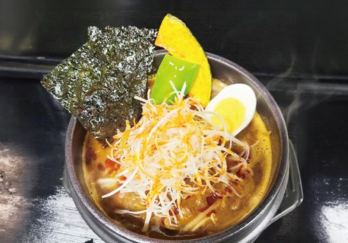 島田屋のこだわり！とろける牛すじに、スパイス香る極上スープは至福の一杯