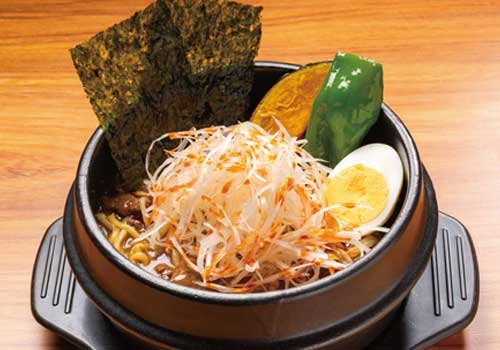 島田屋のこだわり！とろける牛すじに、スパイス香る極上スープは至福の一杯