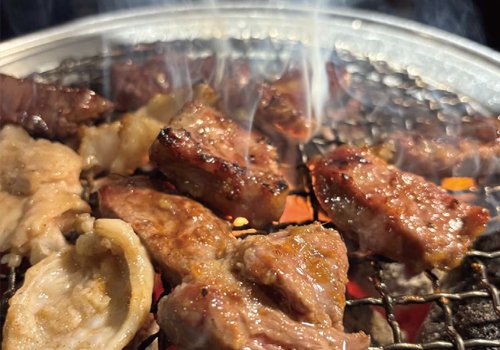 自慢の焼肉ランチの他、手軽なメニューも取りそろえ
