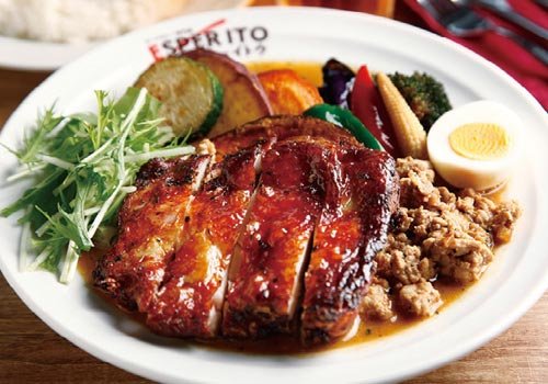 粗挽き肉の旨み溢れる濃厚スープは必食！