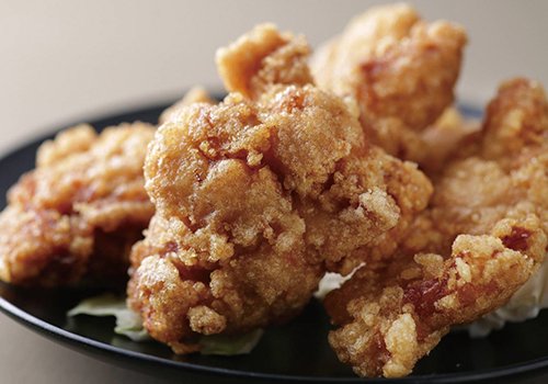ゲンコツサイズ1個100gのボリューミーからあげ 4種類の味から好きなものをチョイス！