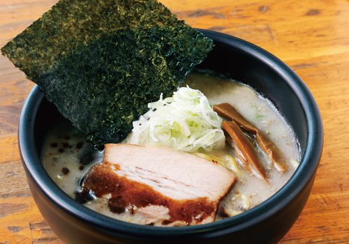 自家製背脂のコクとエッジの効いた スープが相性抜群！