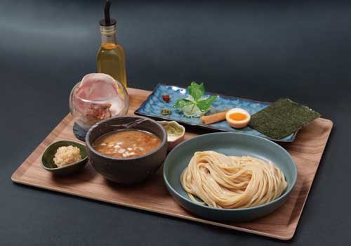 4/1狸小路近くへ移転 淡麗系・鶏白湯らーめん