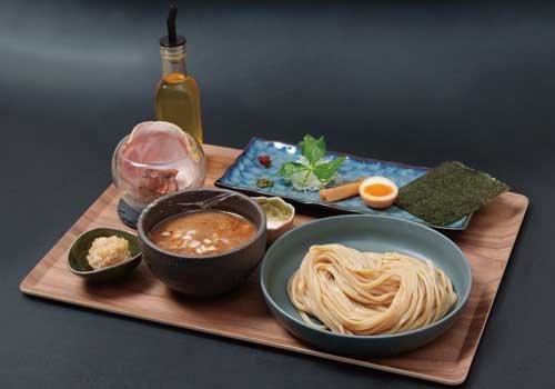 4/1狸小路近くへ移転 淡麗系・鶏白湯らーめん