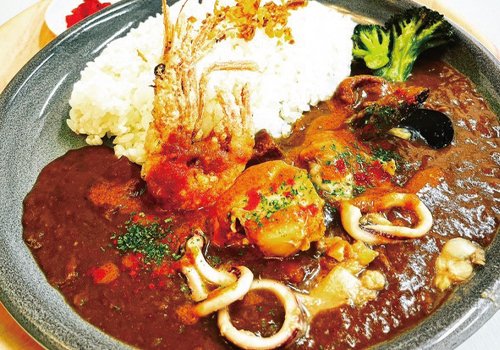 海老のうまみたっぷり 豊富な魚介は食べ応えあり！