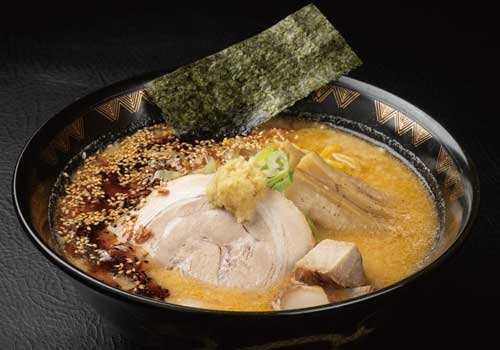 豚骨ベースのスープに白味噌と白麹味噌をブレンド