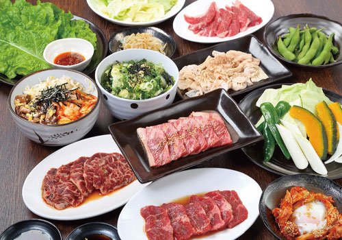 「炭火焼肉」ならではのおいしさを楽しもう！