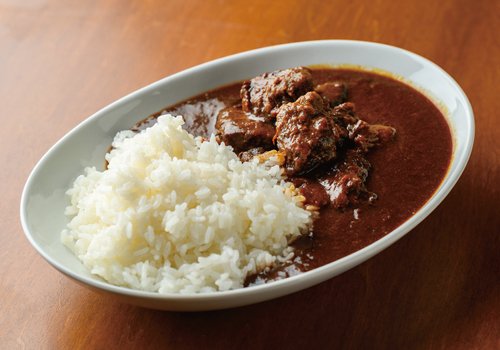 スタッフもほぼ毎日食べるラムとスパイスの虜になる絶品カレー！