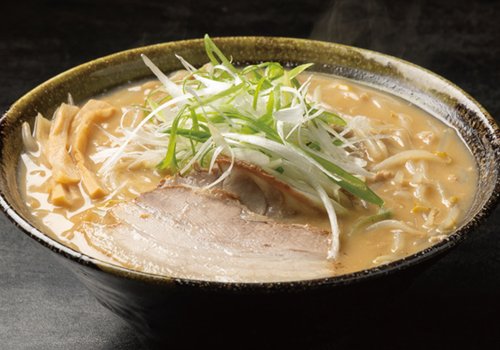 名店「信玄」の味を継承しつつ独自に進化してきたお店です