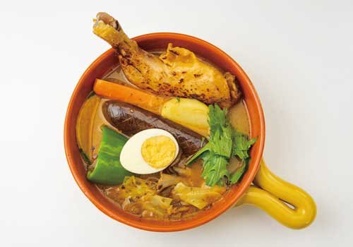 中札内鶏がら×牛骨×野菜ブイヨンスープ　骨付きもも肉とたっぷり野菜のスープカレー