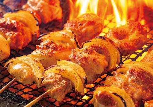 冷めても食べ頃！？大げさに言うと「焼きたてを食べないでください」これがテイクアウト専門の三美ジャンボ焼鳥の答えです