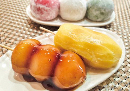 大きくておいしい！季節の和菓子を多数用意してます