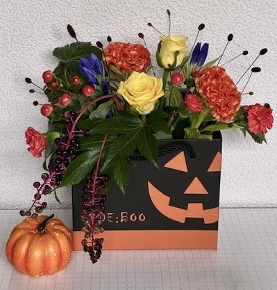 フラワーアレンジメント：おしゃれなハロウィンアレンジ