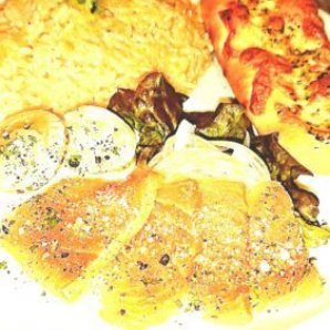 札幌の洋食家はるひの今週の週替わりメニューは、『サーモンとホタテのカルパッチョ＆明太子と茎わさびのリゾット＆スティックピザ』に、『ラム肉のミ... [洋食家はるひ【Twitter】]