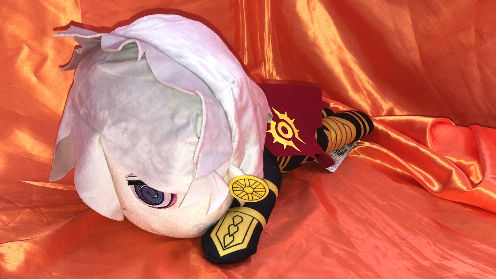 fate/Apocryphaの赤のランサーの大きな寝そべりぬいぐるみが入荷しました  #赤のランサー pic.twitter.com/LUg... [ワンダーシティ札幌 プラボ札幌西町店【Twitter】]
