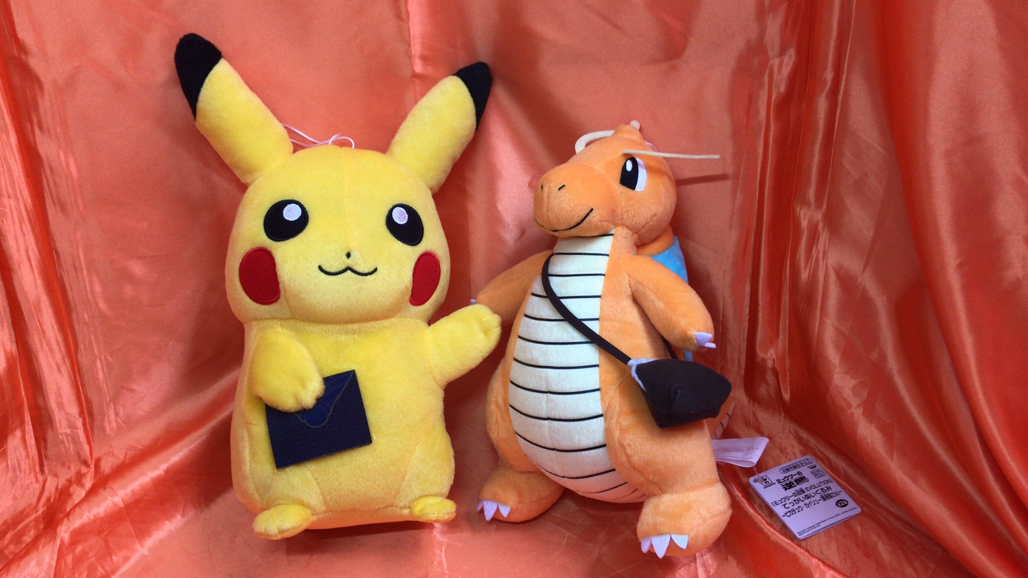 同じく、ポケットモンスターミュウツーの逆襲evolutionよりピカチュウ・カイリューのでっかいぬいぐるみが入荷しました。ピカチュウがお手紙... [ワンダーシティ札幌 プラボ札幌西町店【Twitter】]