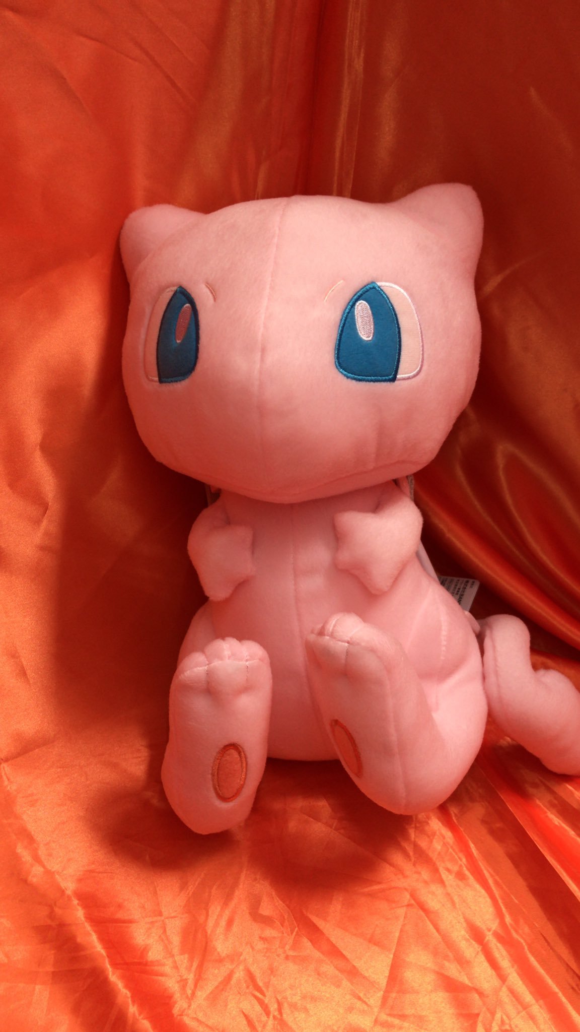 ミュウツーの逆襲 EVOLUTIONよりミュウのぬいぐるみリュックが入荷しました pic.twitter.com/1CNfpVqV4p [ワンダーシティ札幌 プラボ札幌西町店【Twitter】]
