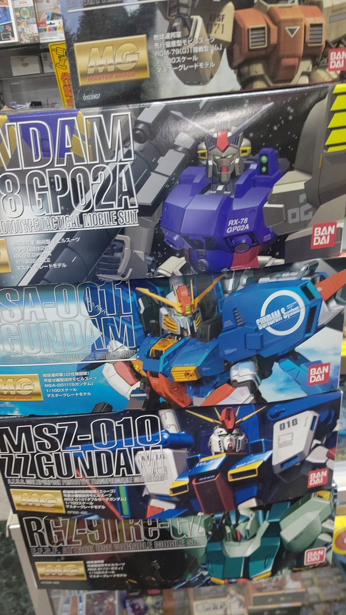 たまに、おもちゃの問屋さんにいくと、ガンプラの在庫があったりするんだよ。(笑)嬉しい。 [おもちゃの平野【Twitter】]