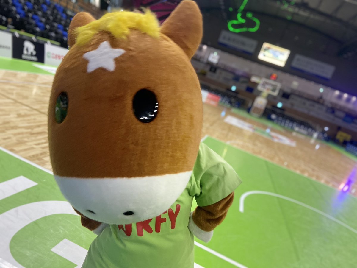 ／今シーズン2度目の来場！ターフィー！！！！！🐴🌟＼まもなく開場します🙆‍♂️#JRA札幌競馬場 #レバンガ北海道 #Bリーグ #ター... [レバンガ北海道【Twitter】]